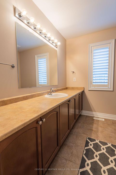 Photo 17 at 20 Altus Park Drive, Patterson, Vaughan