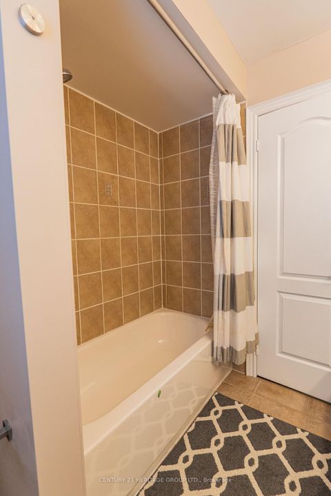 Photo 18 at 20 Altus Park Drive, Patterson, Vaughan