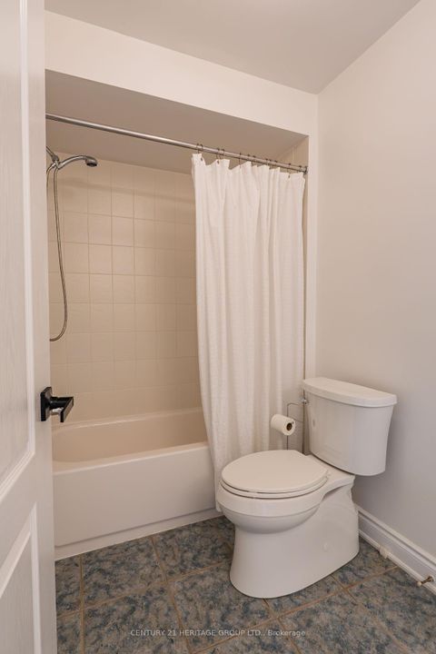 Photo 21 at 20 Altus Park Drive, Patterson, Vaughan