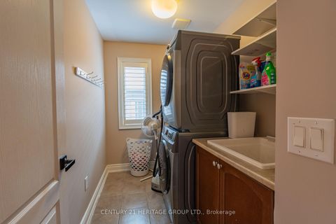 Photo 24 at 20 Altus Park Drive, Patterson, Vaughan