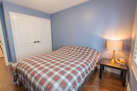 Photo 25 at 20 Altus Park Drive, Patterson, Vaughan