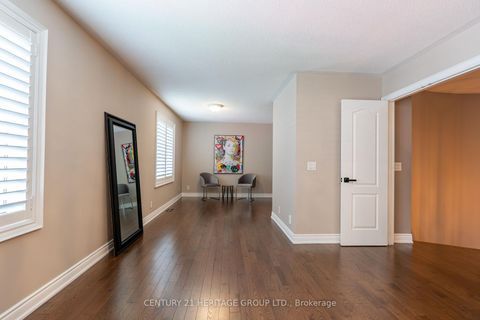 Photo 28 at 20 Altus Park Drive, Patterson, Vaughan