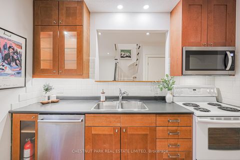Photo 16 at 111 - 480 Oriole Parkway, Eglinton, Toronto
