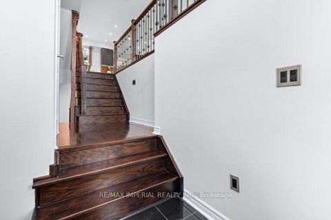 Photo 3 at 6 John Frank Road, East Woodbridge, Vaughan