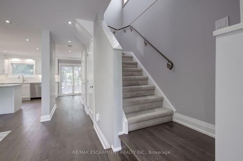 Photo 18 at 214 Ross Lane, RO River Oaks, Oakville