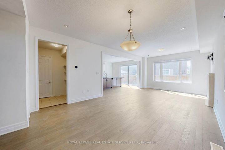 Photo 3 at 1388 Sycamore Garden, CB Cobban, Milton