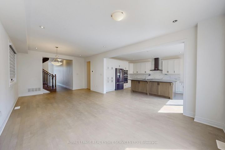Photo 5 at 1388 Sycamore Garden, CB Cobban, Milton