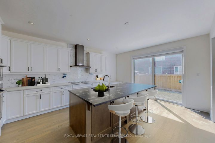 Photo 7 at 1388 Sycamore Garden, CB Cobban, Milton