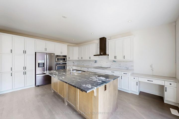 Photo 9 at 1388 Sycamore Garden, CB Cobban, Milton