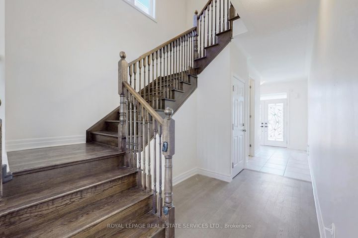 Photo 10 at 1388 Sycamore Garden, CB Cobban, Milton