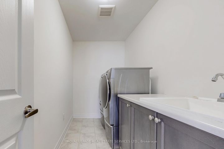Photo 34 at 1388 Sycamore Garden, CB Cobban, Milton