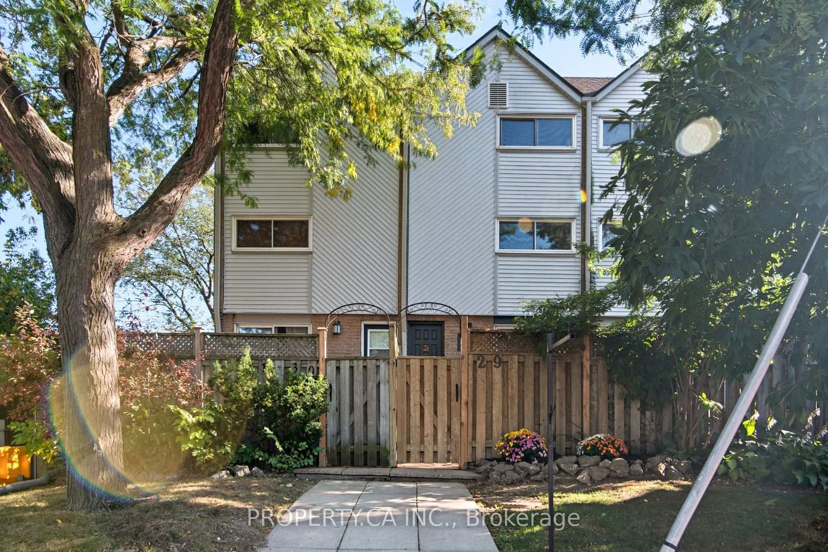 29 - 41 Battenberg Avenue, Woodbine Corridor, Toronto 2