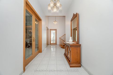 Photo 4 at 26 North Ridge Road, West Woodbridge, Vaughan