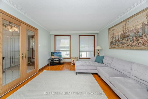 Photo 5 at 26 North Ridge Road, West Woodbridge, Vaughan