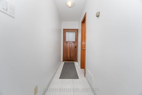 Photo 15 at 26 North Ridge Road, West Woodbridge, Vaughan