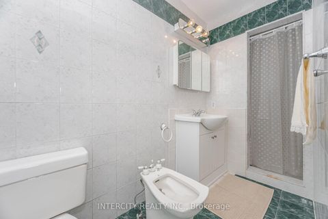 Photo 19 at 26 North Ridge Road, West Woodbridge, Vaughan
