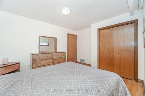 Photo 21 at 26 North Ridge Road, West Woodbridge, Vaughan