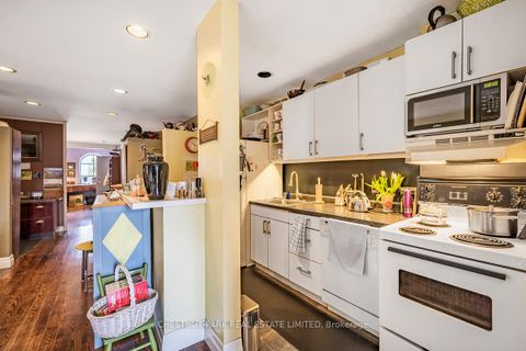 Photo 4 at 657 Davenport Road, Casa Loma, Toronto
