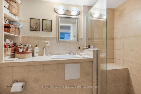 Photo 18 at 657 Davenport Road, Casa Loma, Toronto
