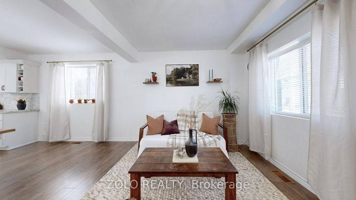 Photo 8 at 246 Court Street, Central, Oshawa