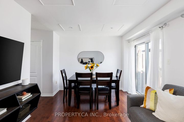 Photo 14 at 42 West Oak Crescent, Pelmo Park W4, Toronto