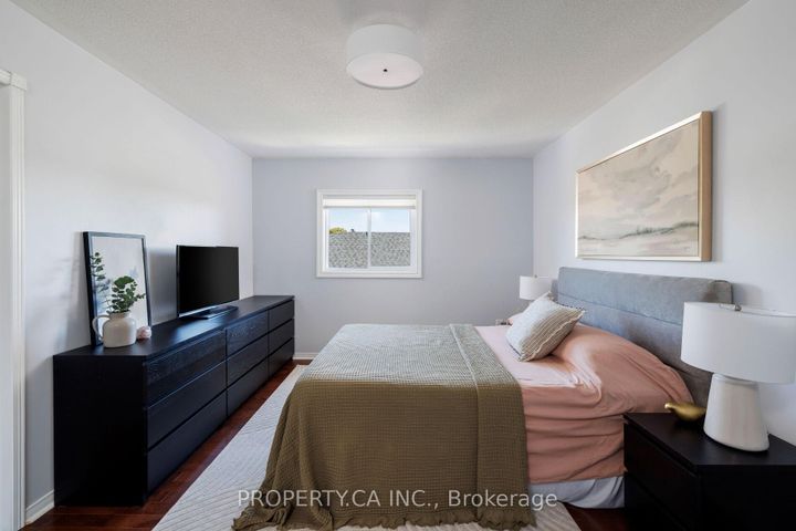Photo 24 at 42 West Oak Crescent, Pelmo Park W4, Toronto
