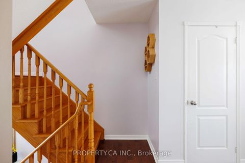 Photo 3 at 42 West Oak Crescent, Pelmo Park W4, Toronto