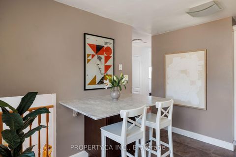 Photo 7 at 42 West Oak Crescent, Pelmo Park W4, Toronto