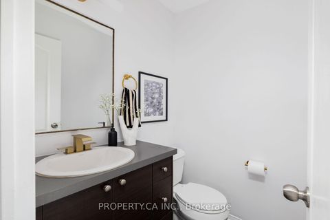 Photo 12 at 42 West Oak Crescent, Pelmo Park W4, Toronto