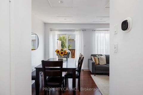 Photo 13 at 42 West Oak Crescent, Pelmo Park W4, Toronto