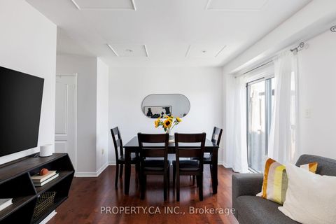 Photo 14 at 42 West Oak Crescent, Pelmo Park W4, Toronto