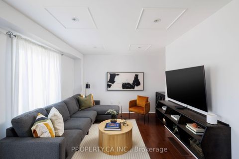 Photo 15 at 42 West Oak Crescent, Pelmo Park W4, Toronto