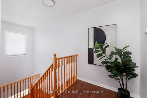Photo 21 at 42 West Oak Crescent, Pelmo Park W4, Toronto