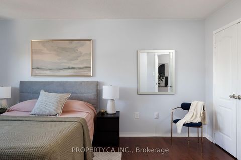Photo 23 at 42 West Oak Crescent, Pelmo Park W4, Toronto