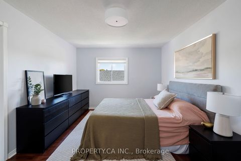 Photo 24 at 42 West Oak Crescent, Pelmo Park W4, Toronto