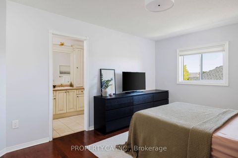 Photo 25 at 42 West Oak Crescent, Pelmo Park W4, Toronto