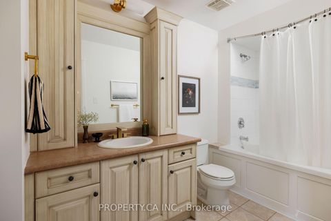 Photo 27 at 42 West Oak Crescent, Pelmo Park W4, Toronto