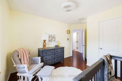 Photo 29 at 42 West Oak Crescent, Pelmo Park W4, Toronto