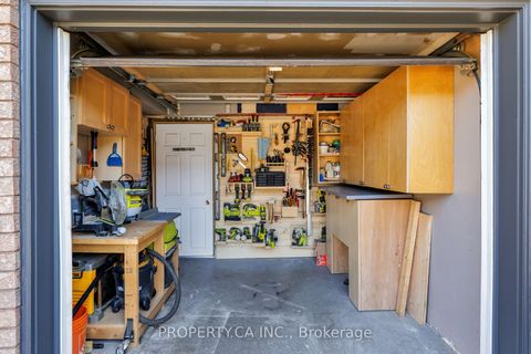Photo 32 at 42 West Oak Crescent, Pelmo Park W4, Toronto