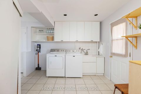Photo 33 at 42 West Oak Crescent, Pelmo Park W4, Toronto