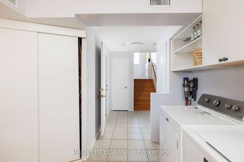 Photo 35 at 42 West Oak Crescent, Pelmo Park W4, Toronto
