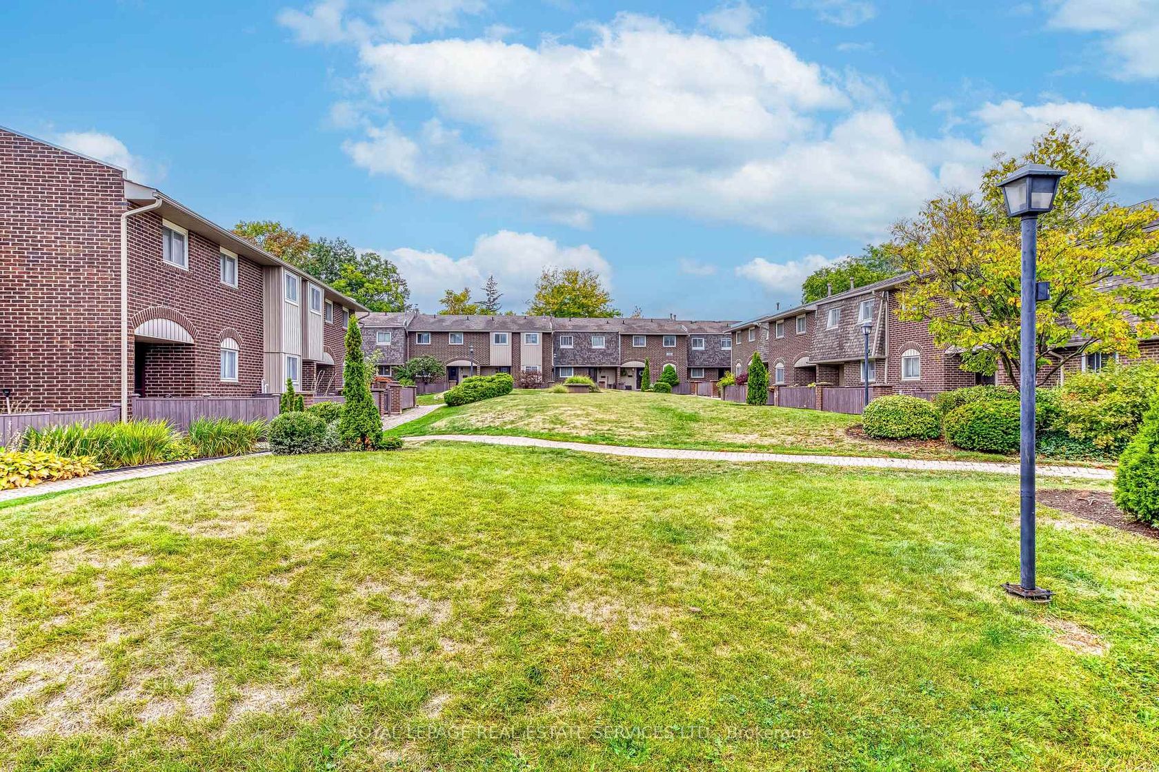 4 - 1294 Guelph Line, Mountainside, Burlington 