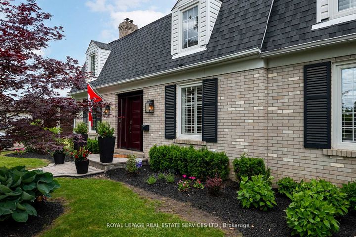 Photo 3 at 5 Pine Ridge Lane, Brampton East, Brampton