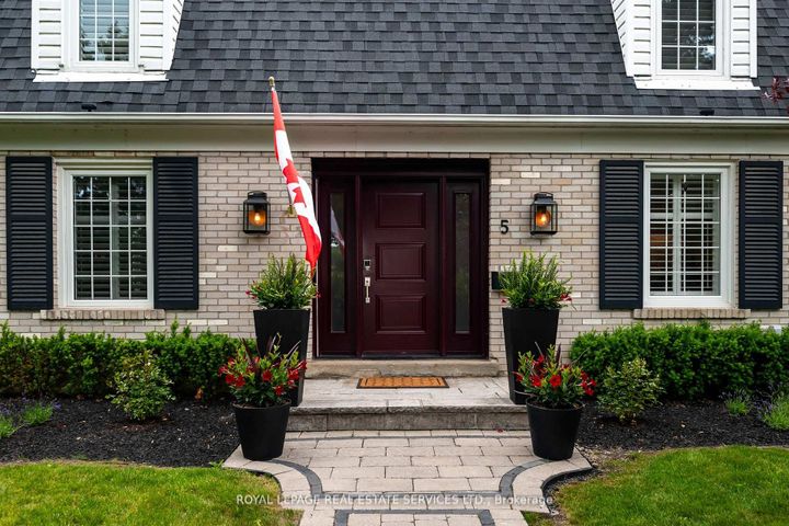 Photo 5 at 5 Pine Ridge Lane, Brampton East, Brampton