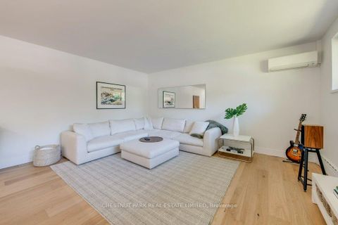 Photo 6 at 3 - 75 Scarborough Road, The Beaches, Toronto