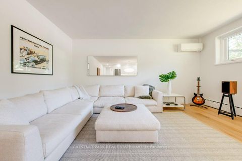 Photo 11 at 3 - 75 Scarborough Road, The Beaches, Toronto