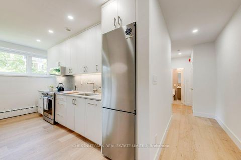 Photo 13 at 3 - 75 Scarborough Road, The Beaches, Toronto
