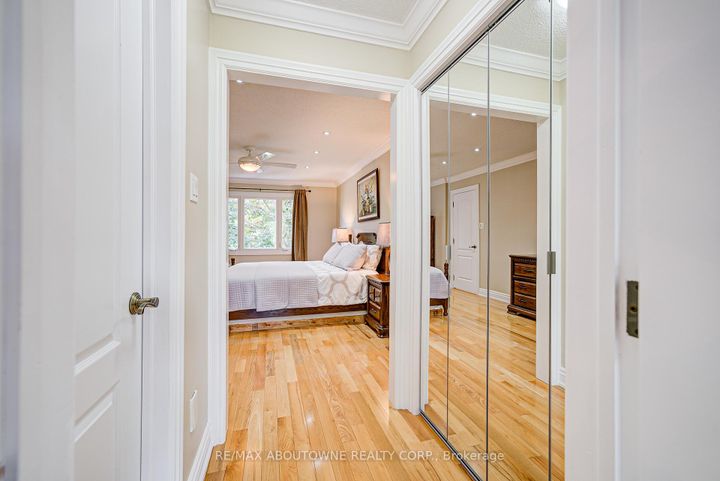 Photo 31 at 1337 Peartree Circle, GA Glen Abbey, Oakville