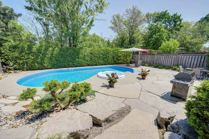 Photo 47 at 1337 Peartree Circle, GA Glen Abbey, Oakville