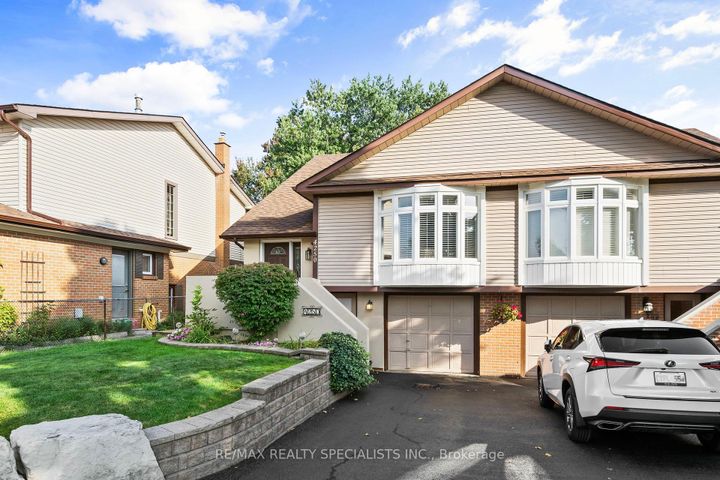 Photo 1 at 4250 Jefton Crescent, Erin Mills, Mississauga